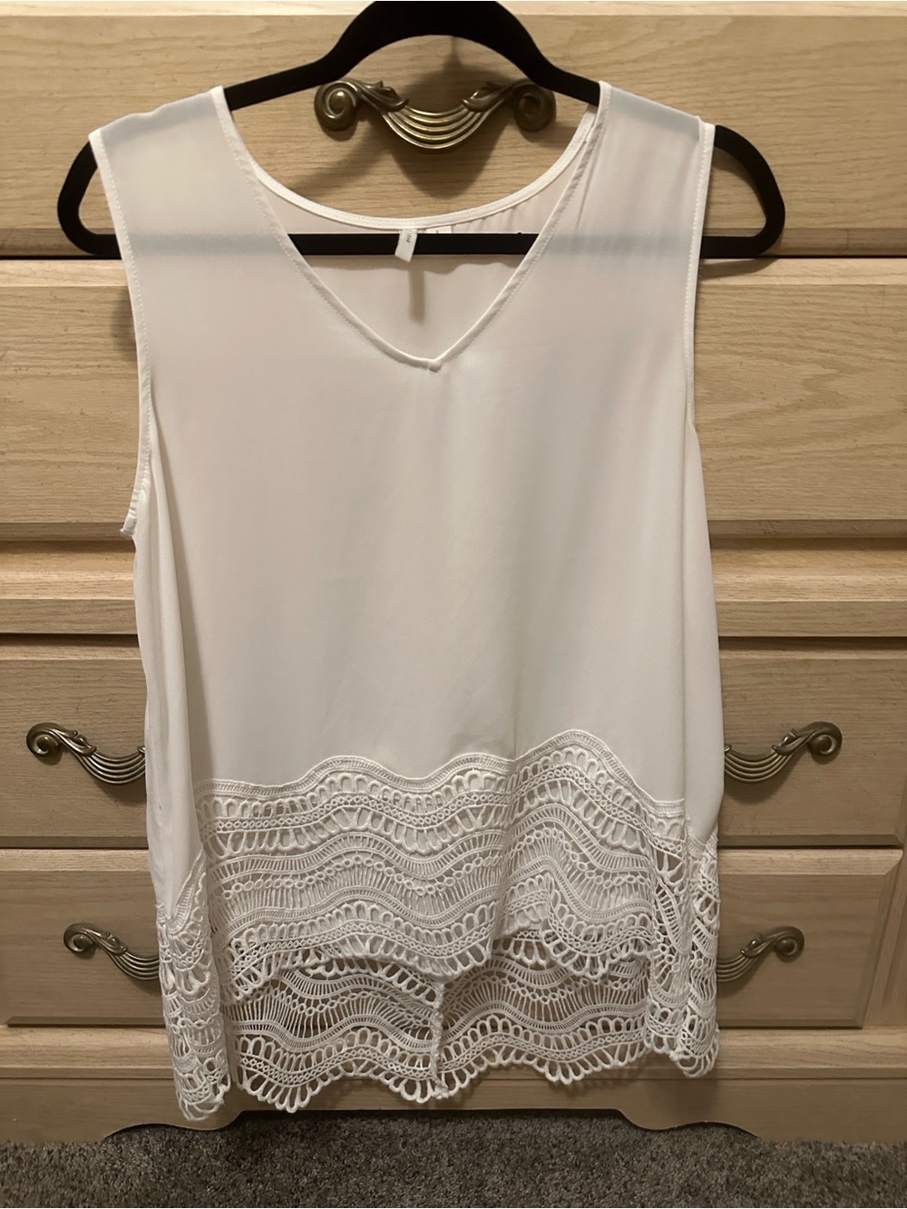 Women's White Crochet-Hem V-Neck Camisole